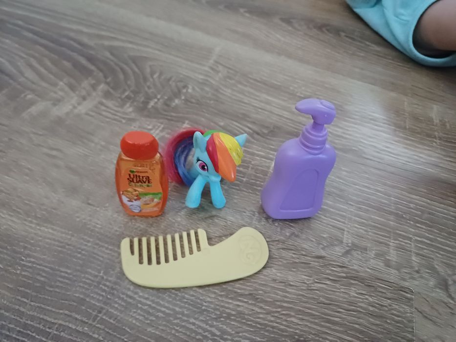 Vários brinquedos