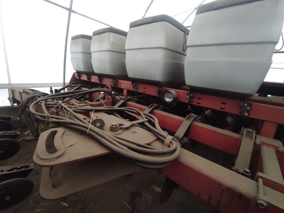 Сівалка просапна ( пропашна ) точного висіву CASE  asm1224