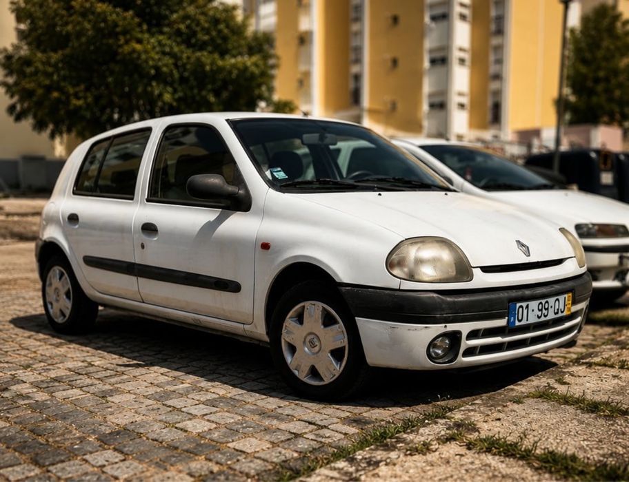 Renault clio  ano 2000 gasolina
