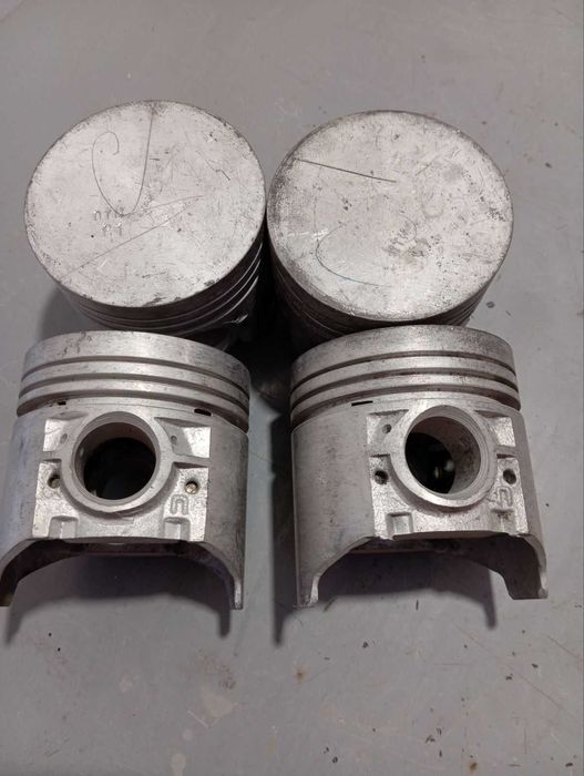 Поршні на ВАЗ 2101-2107. В подарунок шків помпи!