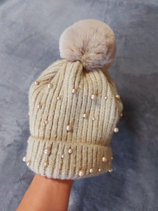 Дівоча шапочка з перлинками