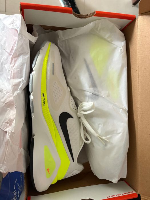Nike Structure 26 novo - tamanho eur 42
