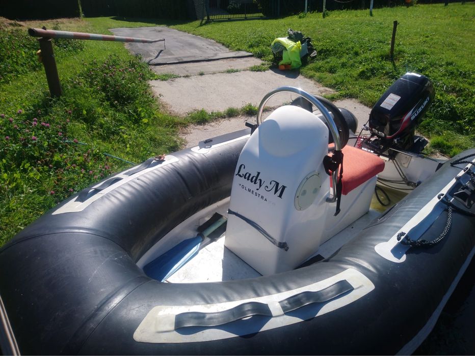 RIB z 2-suwowym silnikiem 9.9 KM