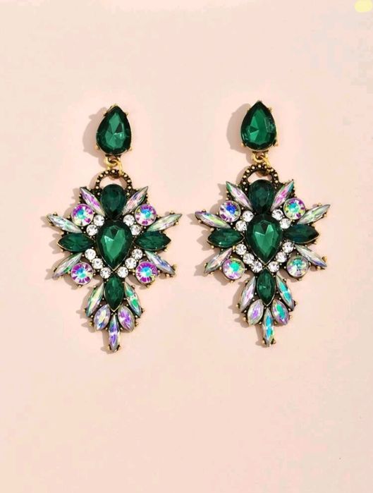 Nowe zielone kolczyki długie wiszące z kamieniami górskimi sztyfty