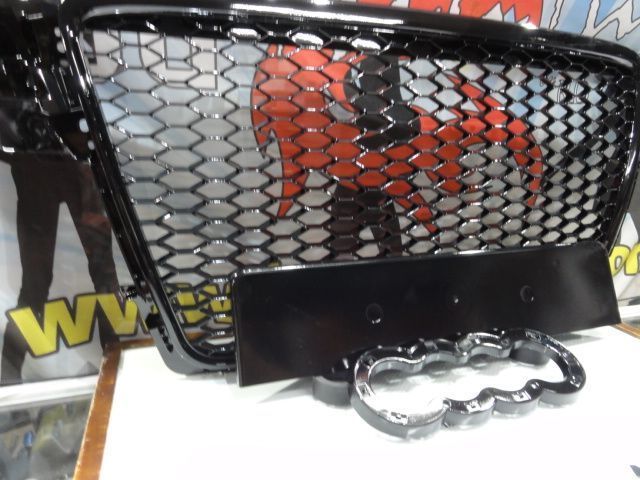 Grelha frontal AUDI A4 B8 08-11 RS4 look com suporte para símbolo em preto brilhante