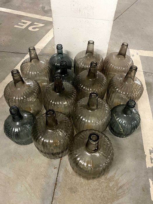 14 glass jug vases large and small sizes