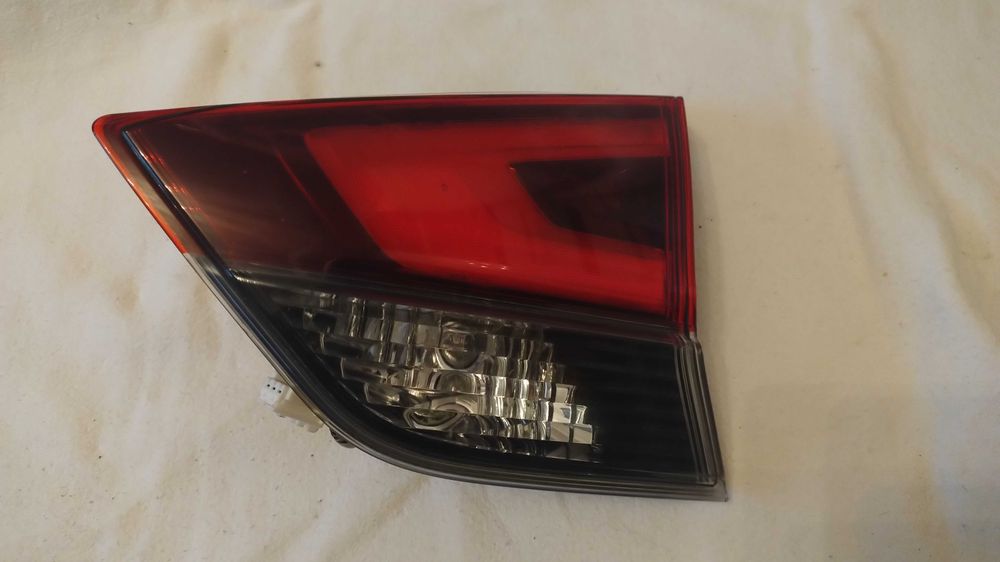 Lampa Tył Tylna Prawa W Klapę Bagażnika Nissan X-Trail T32 Lift 2017-