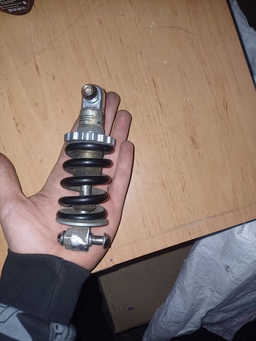 Damper rowerowy ,dzialający