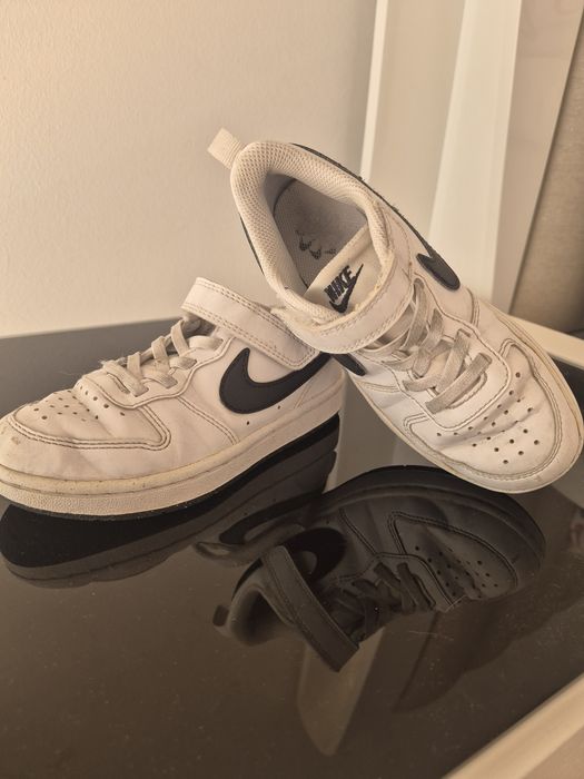 Sapatilhas Nike - tam 28,5