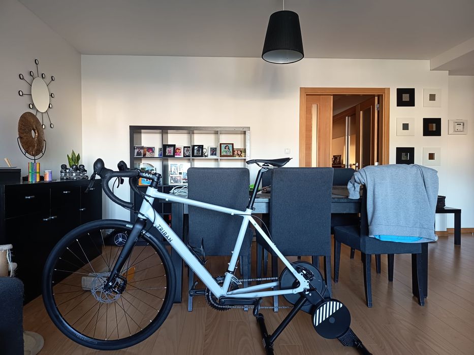 Bicicleta estrada + rolo d 100(2 meses uso)