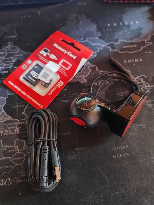 Kamera samochodowa- Rejestrator + karta 32 Gb