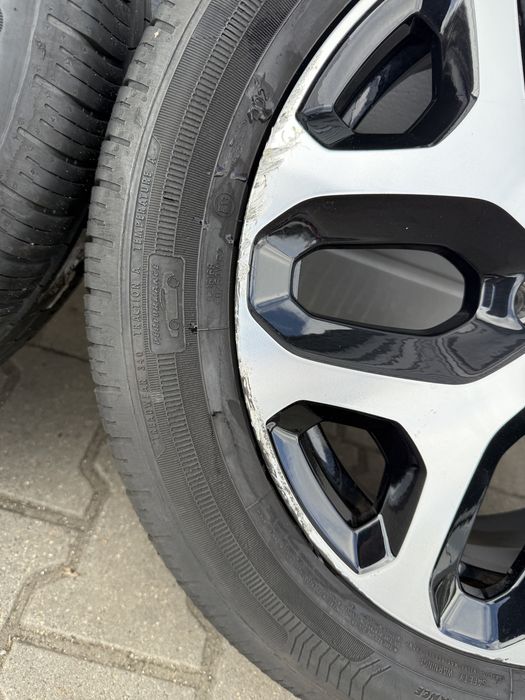Koła letnie 17” Renault Captur 205/55/17 Goodyear