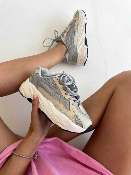 Yeezy 700 V2 Cream damskie buty szare trampki