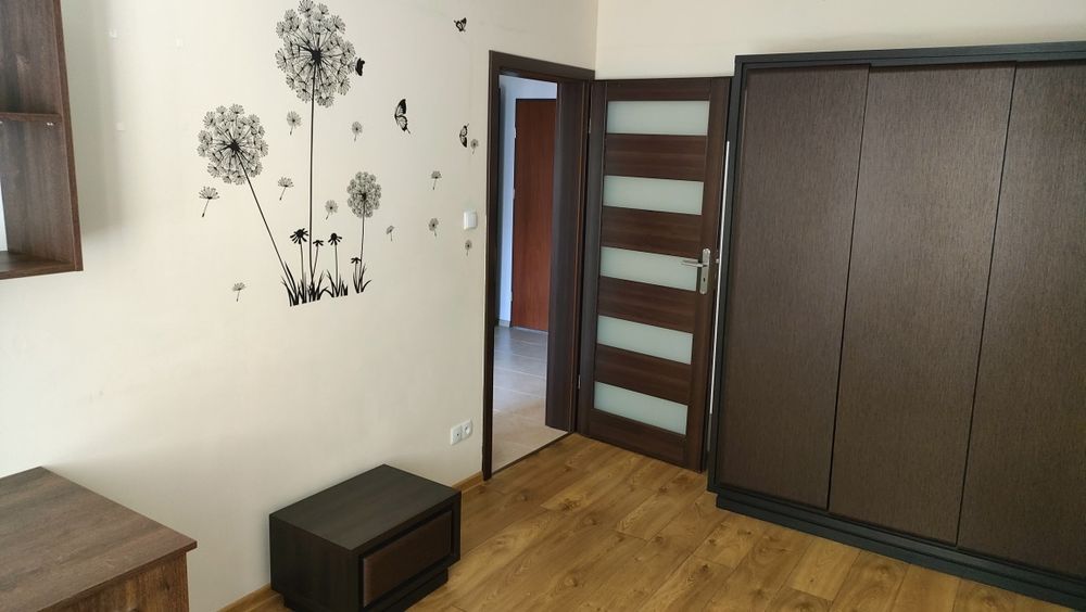 Bezpośrednio | 2 pokoje 48 m² | oddzielna kuchnia | balkon | GARAŻ | Ranieckiej