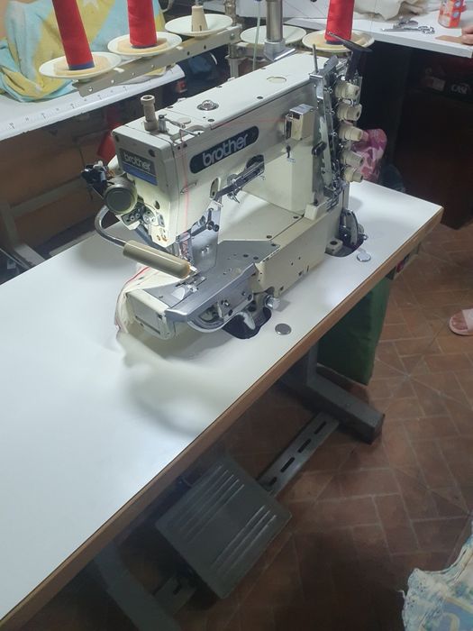 Maquina de bainhas usada brother