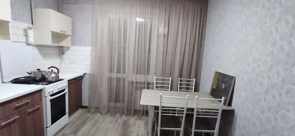 Подобова оренда однокімнатної квартири люкс Прилуки