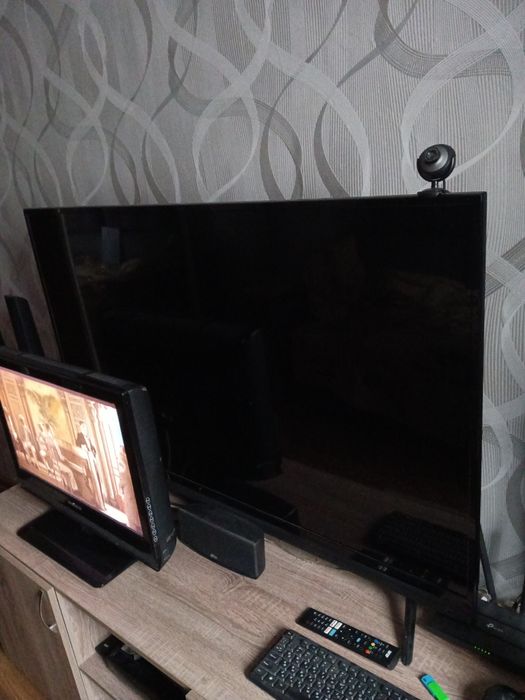 Продам смарт ТВ 2Е