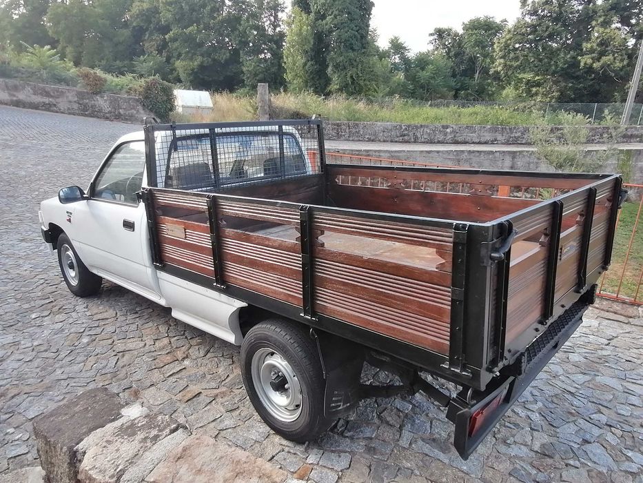 Toyota Hilux 2.4D 3 lugares
