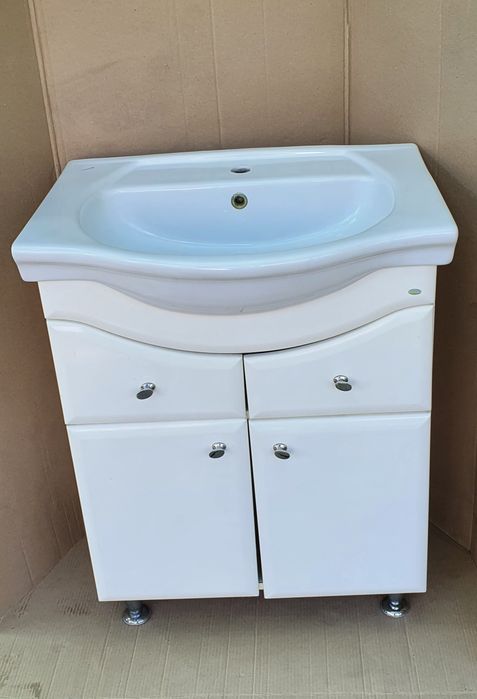 Мебельный умывальник creavit 66см