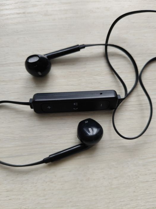 Безпровідні навушники awei