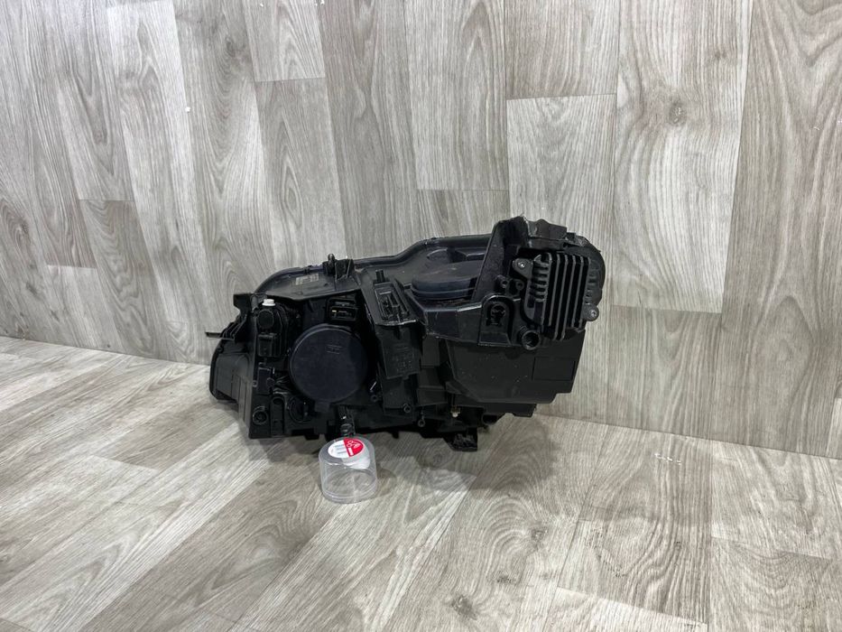 Фара передняя правая Peugeot 3008 2 5008 2 / 2016 - 2020 г.