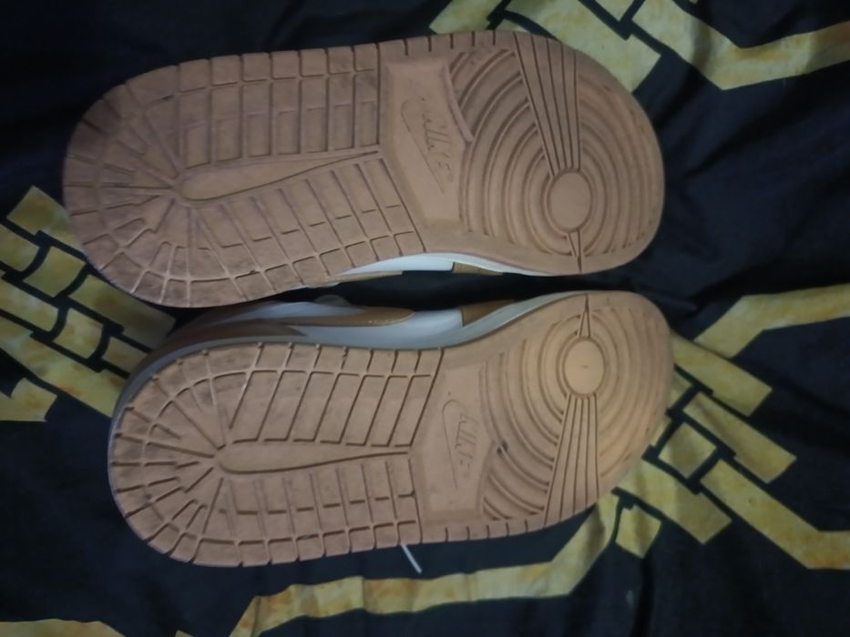 Air Jordan 1 Retro High OG Praline Rozmiar 44