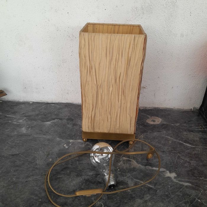 Candeeiro de mesa retangular