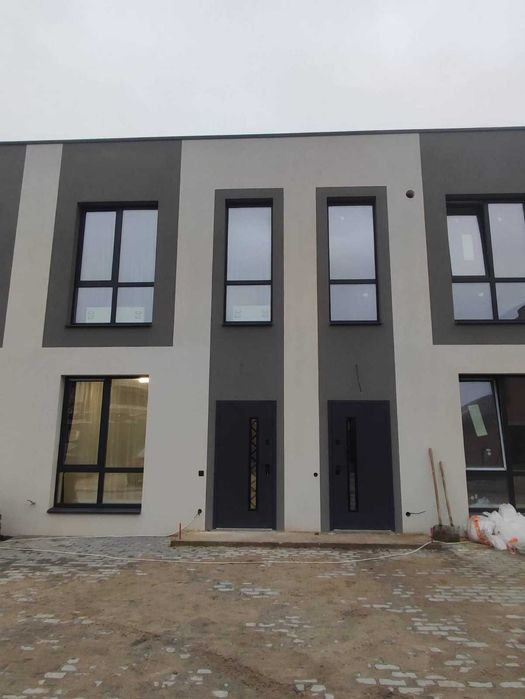 Продам таунхаус з ремонтом в Зарванцях 3997