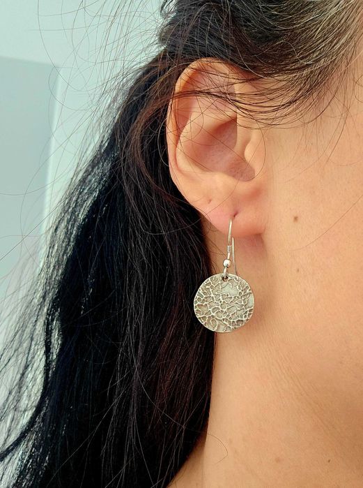 Brincos de argila de prata