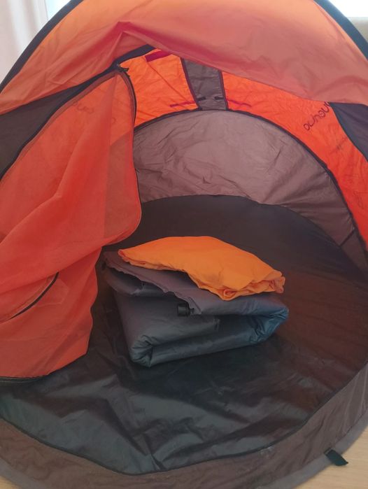 Tenda infantil Quechua baby 2" seconds com colchão insuflável e lençol