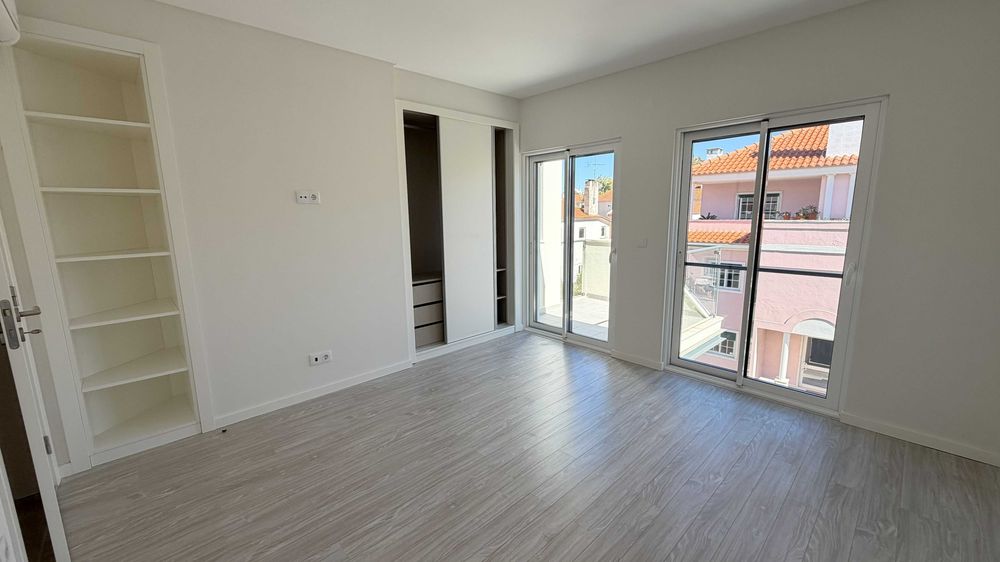 Arrenda-se T2 em Carcavelos (centro)