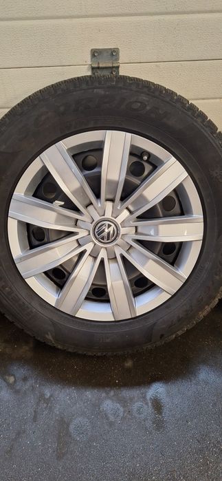 Zimowe koła VW Tiguan 215x65x17 czujniki TPMS