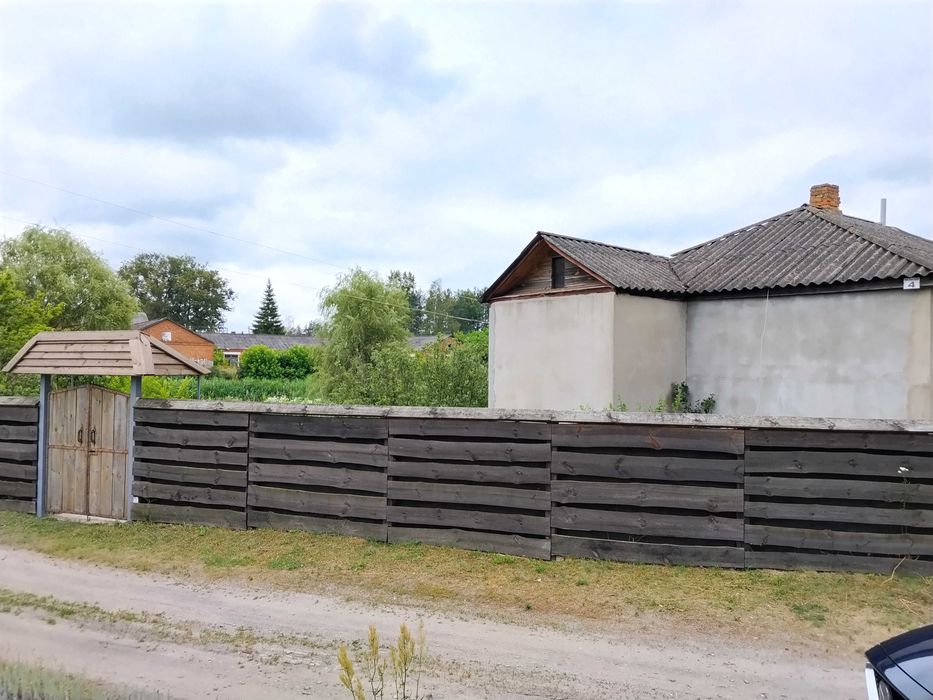 Продам великий будинок зі всіма зручностями в с. Кручик (10 км від Богодухова)