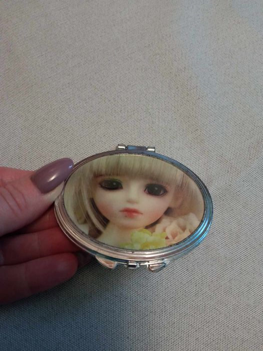 Lusterko podręczne 3D - blondynka