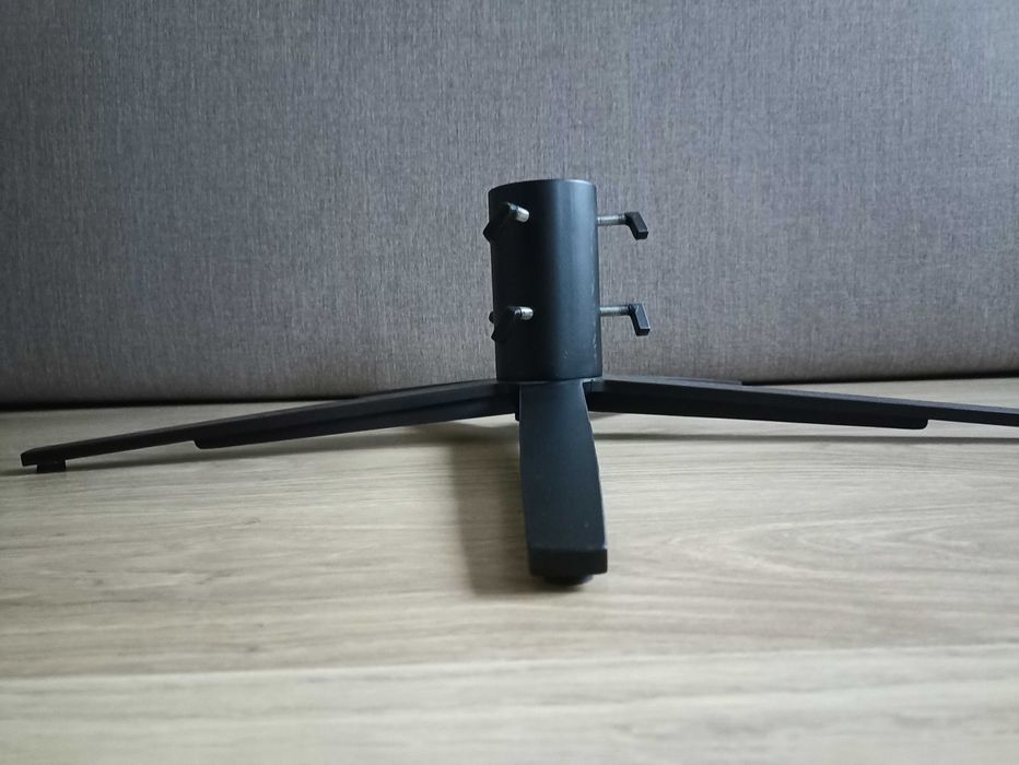 Masywny stojak reklamowy