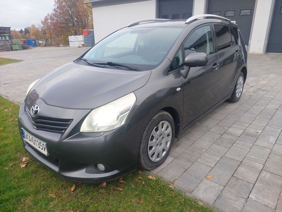 Toyota Verso 2010r.