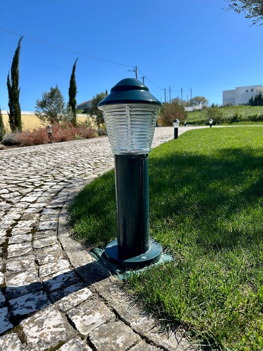 Candeeiro / Balizadores de Jardim em Alumínio Fundido