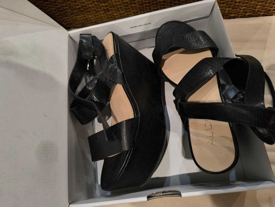 Sandálias Aldo C/Novos Nº37