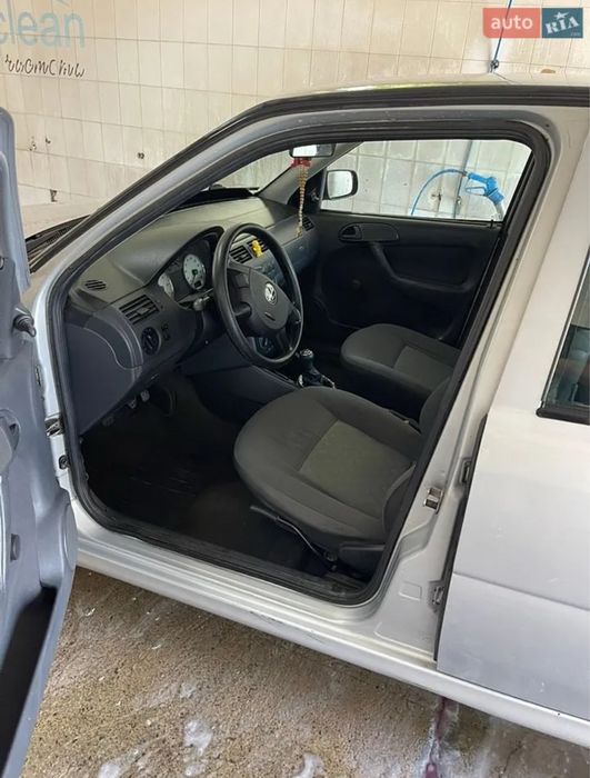 Volkswagen Pointer 1.0