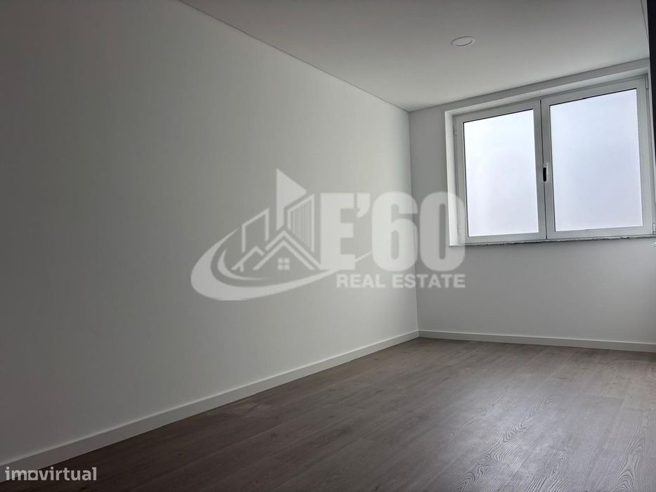 Apartamento T3 Remodelado Para Arrendamento Esmoriz