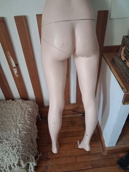 Manequim feminino 190cm sem braços e base