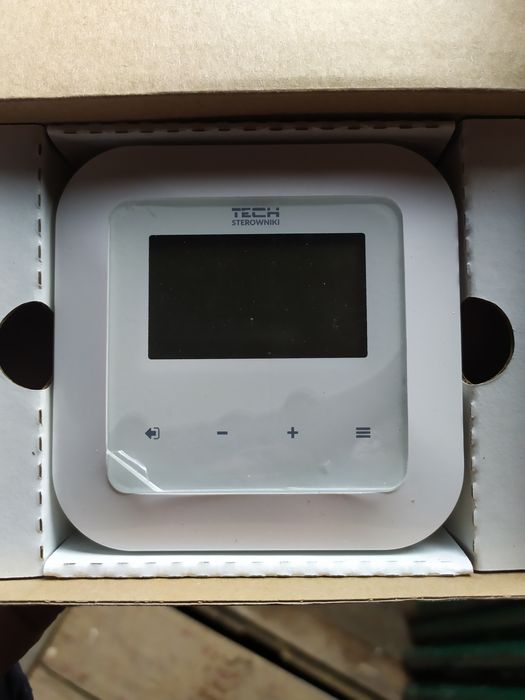 Кімнатний термостат TECH Ri-1