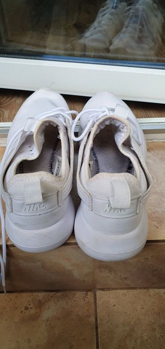 Buty białe damskie Nike Roshe rozmiar 40 wkładka 25,5cm