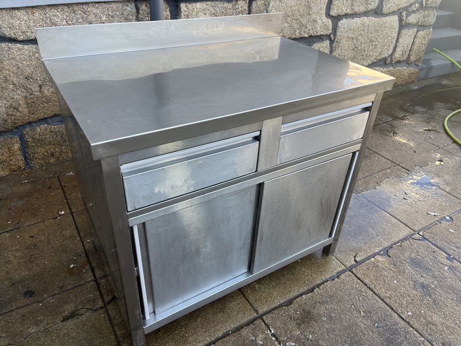 Escaparate Móvel em Aço Inox com portas e gavetas 1.00mt