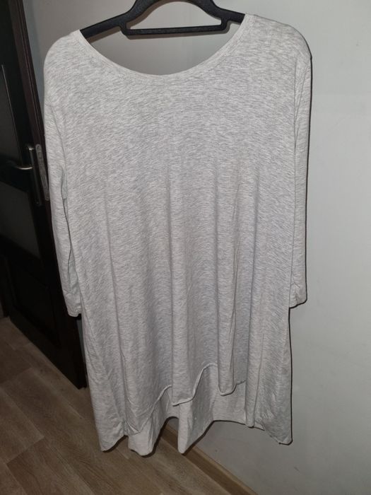 Tunika z kotem. Rozmiar M-L.