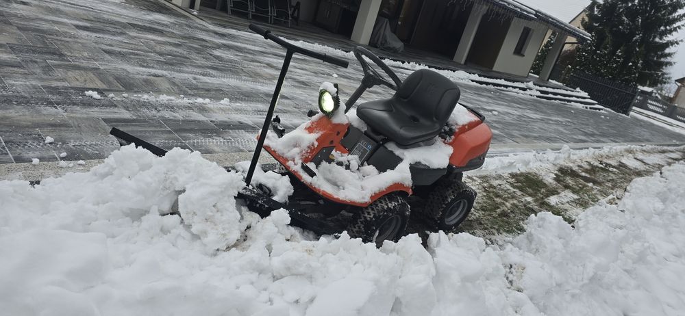 Traktorek kosiarka Husqvarna R18 4x4  Briggs 103cm