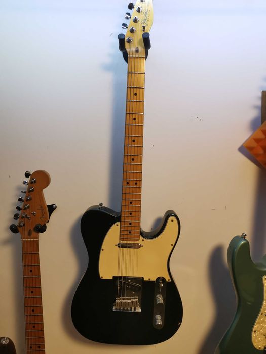 1983 Fender Telecaster E327124 oryginalny Hardcase.