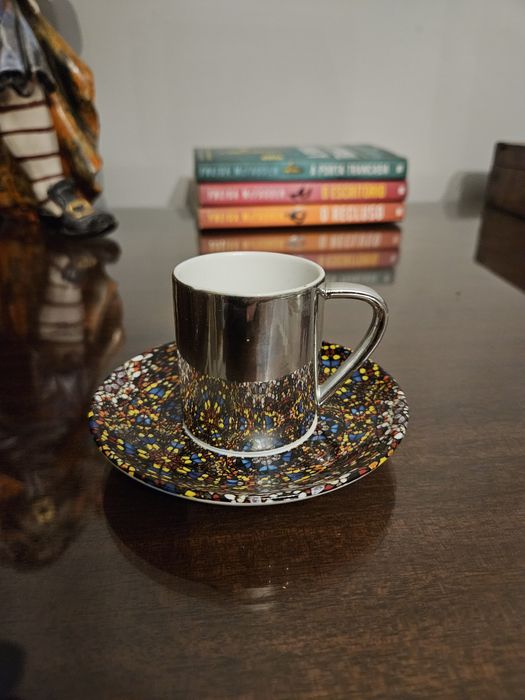 Chavena Café Damien Hirst