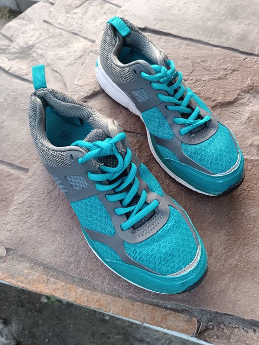 Продам Кросівки в ідеальному стані