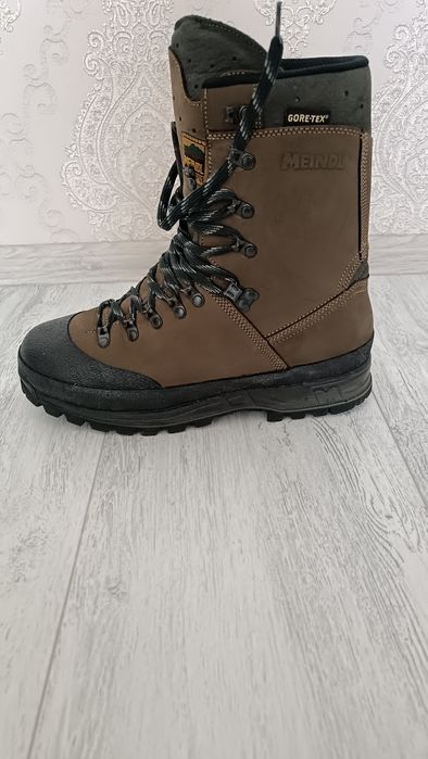 Нові трекінгові берці MEINDL